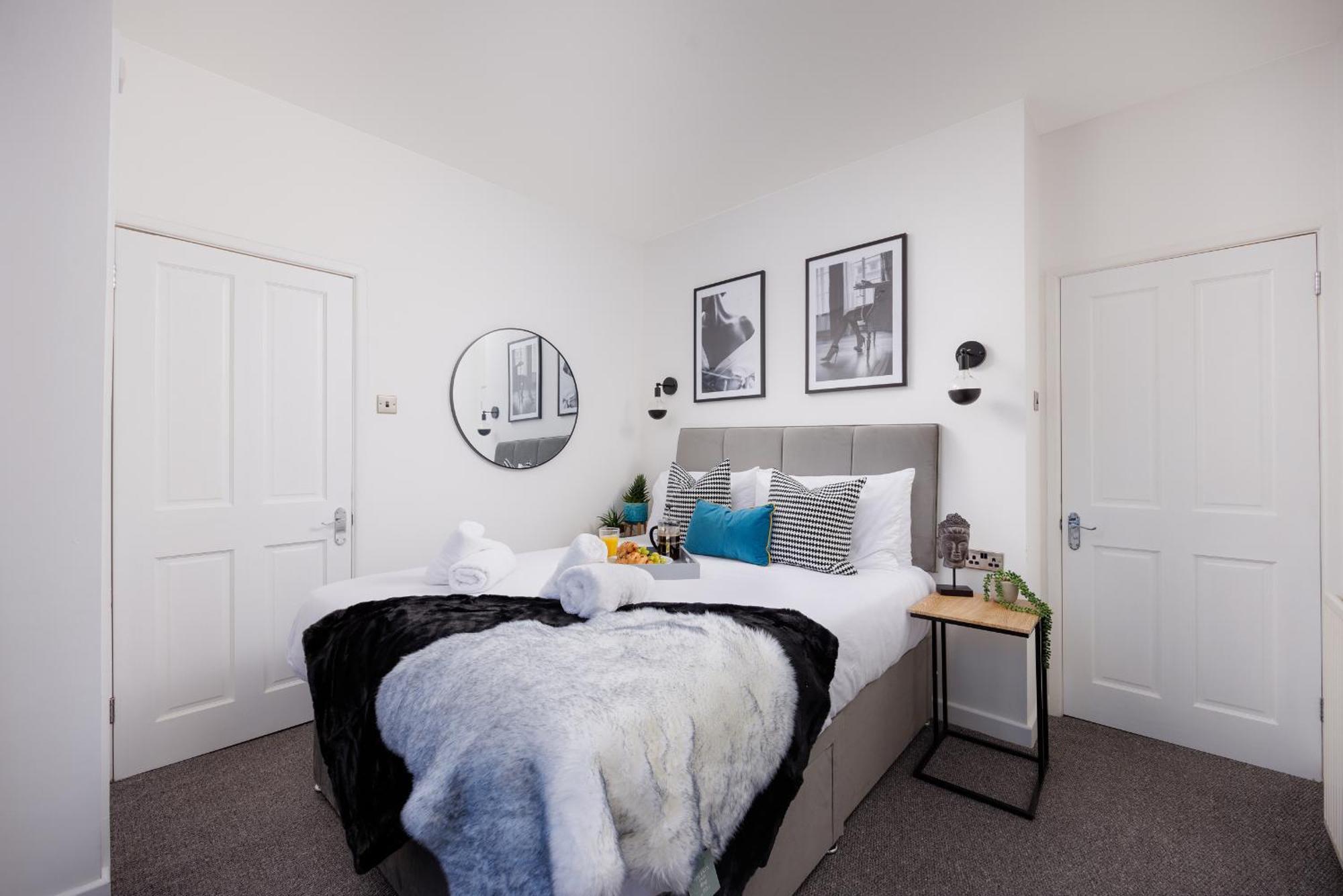 Boujis Central Plymouth Apartment - Sleeps 4 - Habita Property Eksteriør bilde