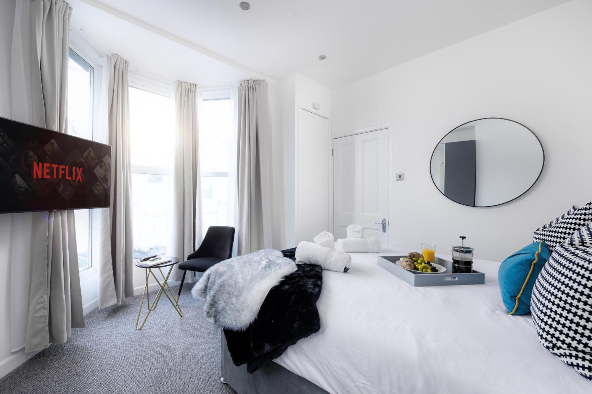 Boujis Central Plymouth Apartment - Sleeps 4 - Habita Property Eksteriør bilde